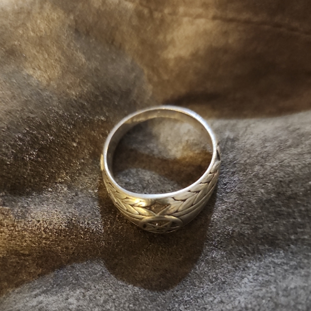 Stearling Silver Pentagram Ring - image 2